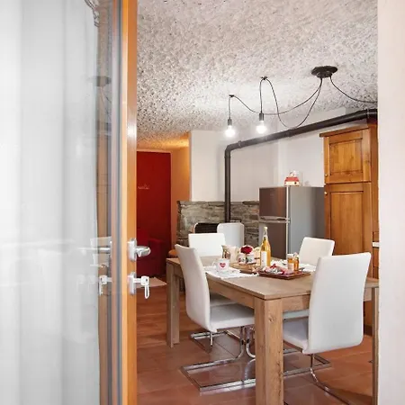 La Petite Maisonnette *